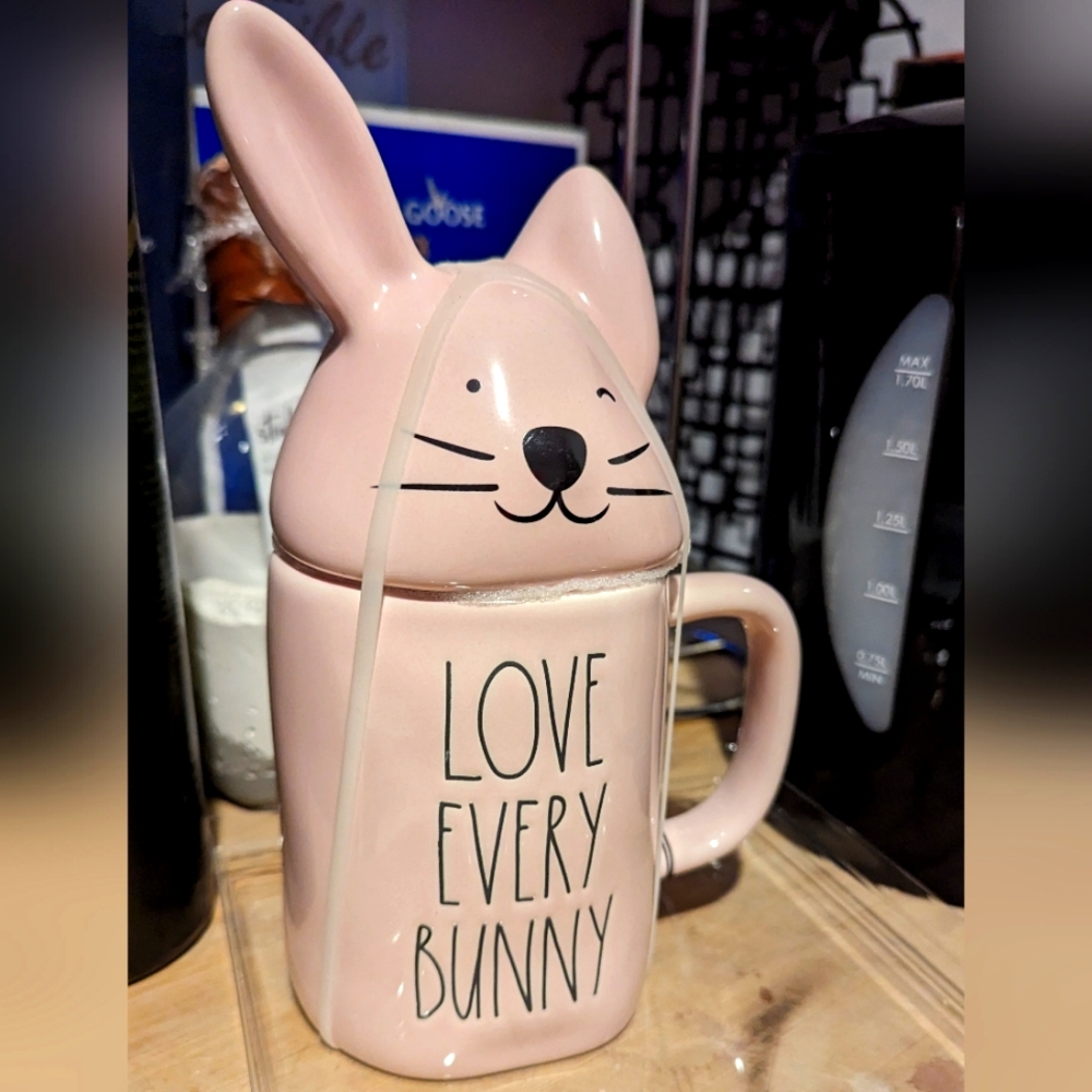 Bunny mug with lid